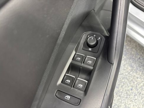 Used 2025 Volkswagen Jetta Sport FWD image 31