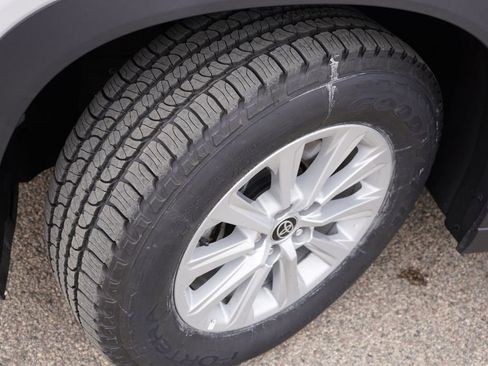 Used 2025 Toyota Grand Highlander XLE image 13