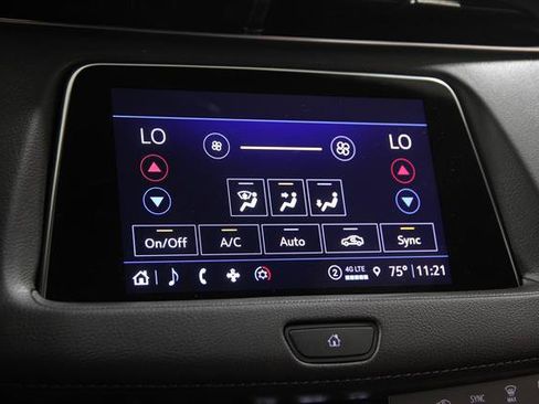Used 2022 Cadillac XT4 Premium Luxury AWD/4WD image 12