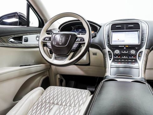 Used 2019 Lincoln Nautilus Black Label image 18