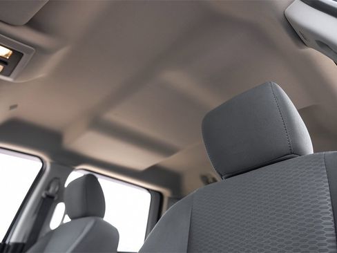 Used 2018 RAM 2500 Tradesman w/ Chrome Appearance Group image 30