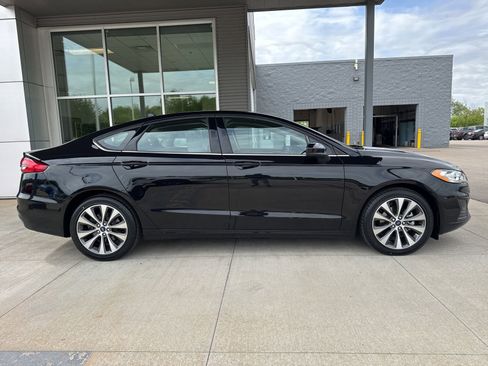 Used 2020 Ford Fusion SE AWD/4WD image 9