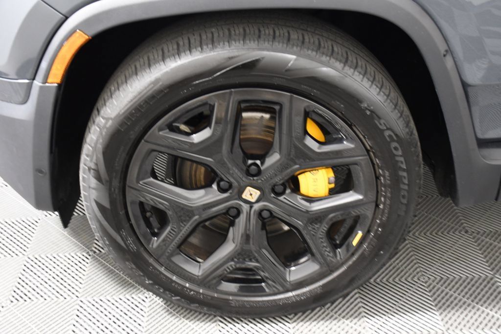 Used 2024 Rivian R1S Adventure Quad AWD/4WD image 11