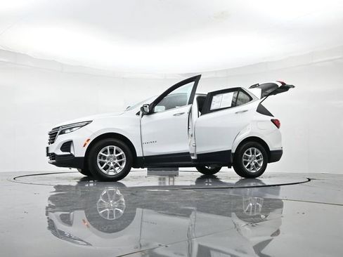 Used 2022 Chevrolet Equinox LT image 45