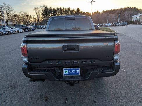 Used 2023 Toyota Tacoma Limited image 4