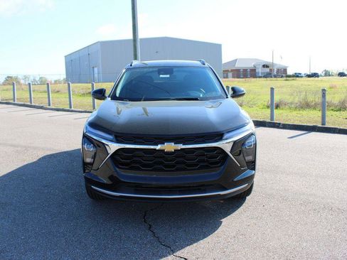 New 2026 Chevrolet Trax LT w/ Driver Confidence Package FWD image 4