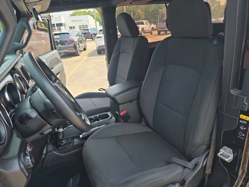 Used 2022 Jeep Wrangler Sport AWD/4WD image 14
