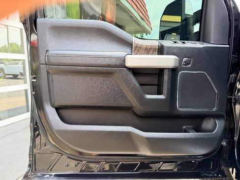 Used 2017 Ford F250 Lariat w/ Lariat Ultimate Package AWD/4WD image 19