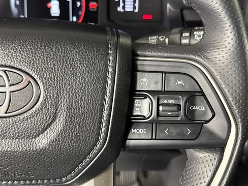 Used 2025 Toyota 4Runner SR5 AWD/4WD image 20