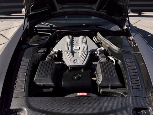 Used 2012 Mercedes-Benz SLS AMG Coupe image 3