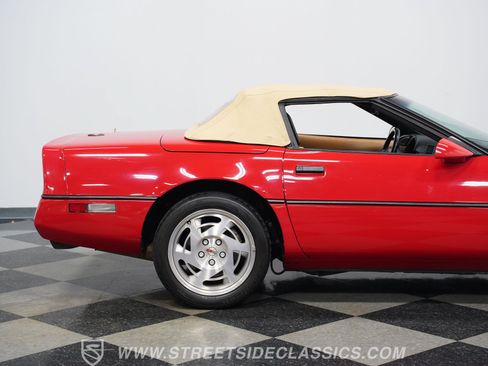 Used 1990 Chevrolet Corvette Convertible RWD image 30