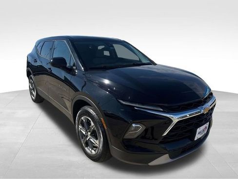Used 2023 Chevrolet Blazer LT w/ Driver Confidence Package FWD image 3