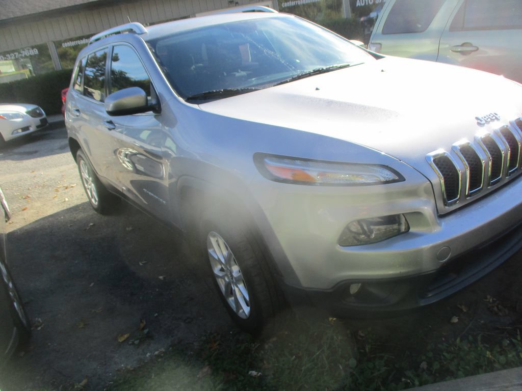 Used 2014 Jeep Cherokee Latitude AWD/4WD image 3