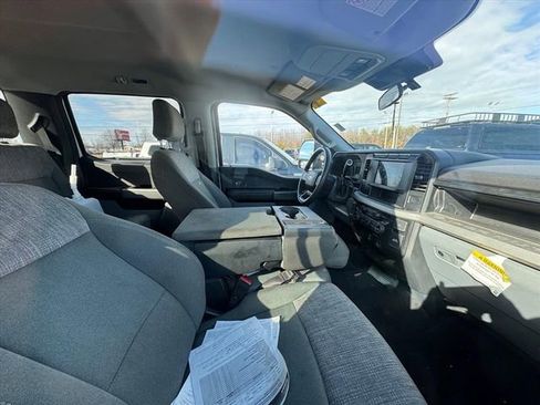 Used 2024 Ford F350 XLT image 4