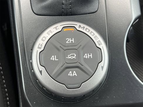 New 2025 Ford Bronco Outer Banks w/ Sasquatch Package image 9