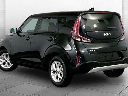 Certified 2025 Kia Soul LX w/ LX Technology Package FWD image 11