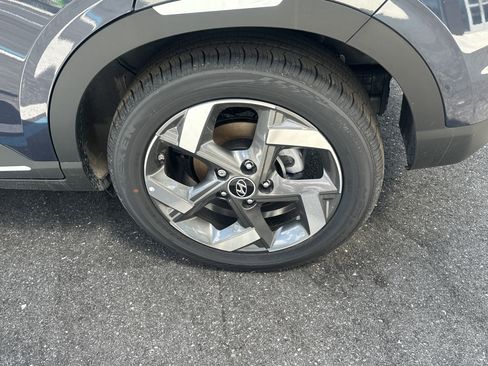 New 2025 Hyundai Venue Limited image 10