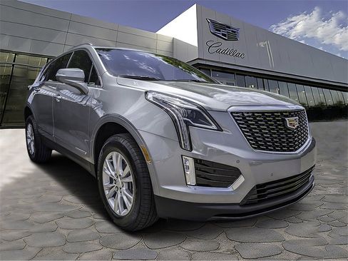 New 2025 Cadillac XT5 Luxury image 5