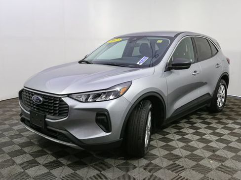 Used 2023 Ford Escape Active w/ Tech Pack #1 AWD/4WD image 5