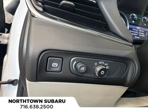 Used 2021 Buick Enclave Essence w/ Sound and Sites Package AWD/4WD image 15