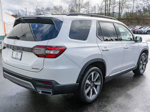 Certified 2023 Honda Pilot Touring image 14