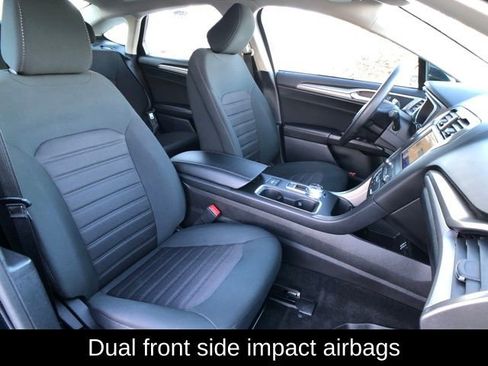 Used 2020 Ford Fusion SE image 26
