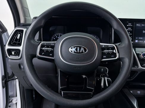Used 2021 Kia Sorento LX image 3