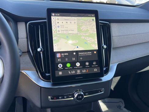 Used 2025 Volvo XC90 T8 Core image 14