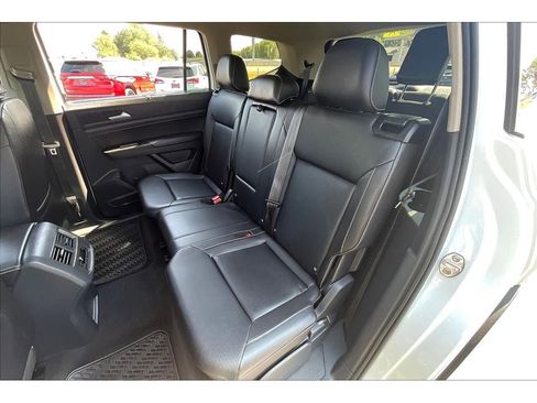 Used 2021 Volkswagen Atlas SE image 26