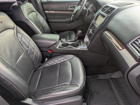 Used 2018 Ford Explorer Platinum AWD/4WD image 13