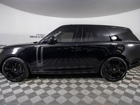 Used 2025 Land Rover Range Rover SE AWD/4WD image 10