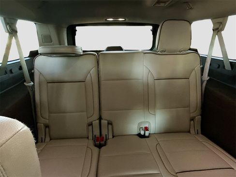 Used 2024 GMC Yukon XL Denali w/ Advanced Technology Package image 30