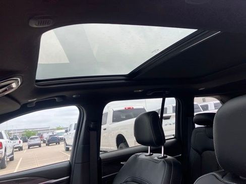 New 2026 Jeep Grand Cherokee Limited AWD/4WD image 23