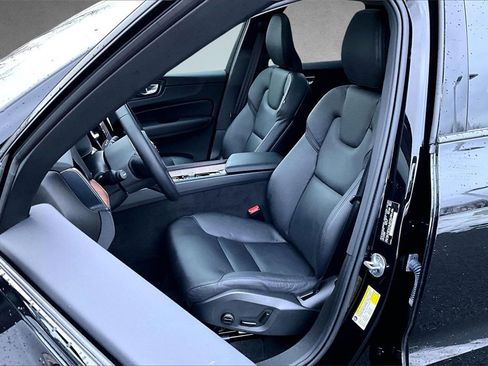 Used 2024 Volvo XC60 B5 Plus w/ Protection Package Premier image 21