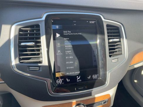 Certified 2021 Volvo XC90 T8 Inscription Expression w/ Climate Package image 24