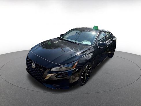 Used 2025 Nissan Altima 2.5 SR image 3