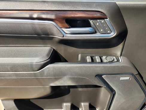 Used 2025 GMC Sierra 1500 SLT image 29