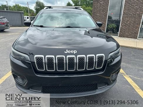 Used 2019 Jeep Cherokee Latitude w/ Popular Appearance Group AWD/4WD image 2