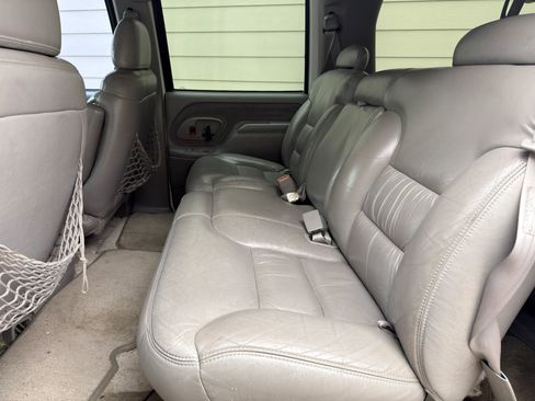 Used 1999 Chevrolet Suburban 4WD w/ Preferred Equipment Group 3 image 14