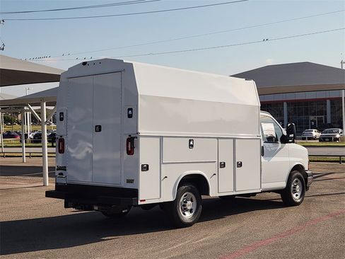 New 2025 Chevrolet Express 3500 w/ Power Convenience Package image 4