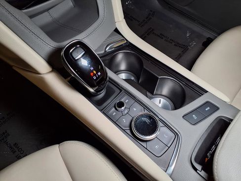 Certified 2025 Cadillac XT5 Premium Luxury image 5