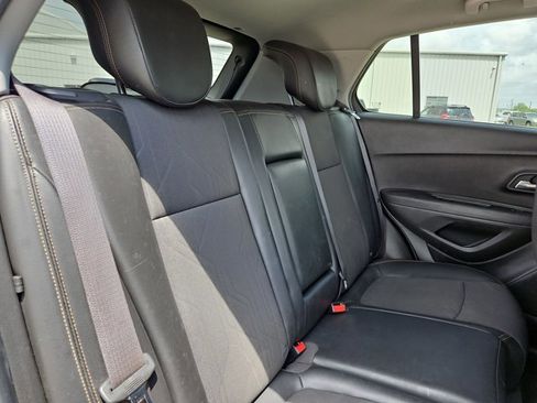 Used 2017 Chevrolet Trax LT w/ LT Convenience Package image 18