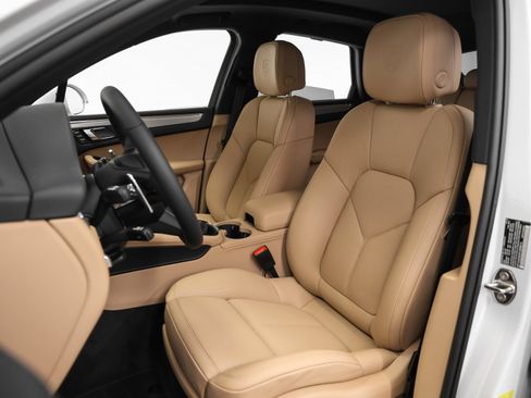 Certified 2026 Porsche Macan AWD/4WD image 26