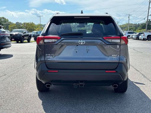Used 2022 Toyota RAV4 XLE w/ Convenience Package AWD/4WD image 4