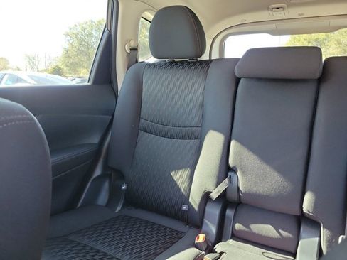 Used 2020 Nissan Rogue S image 4