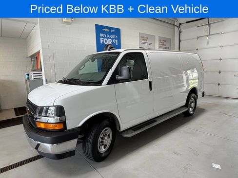Used 2024 Chevrolet Express 2500 w/ Driver Convenience Package RWD image 4