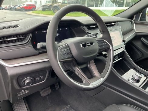 New 2026 Jeep Grand Cherokee Altitude AWD/4WD image 3