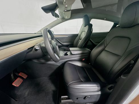Used 2023 Tesla Model Y AWD image 13