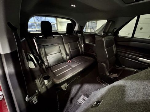 Used 2021 Ford Explorer XLT w/ Equipment Group 202A image 14