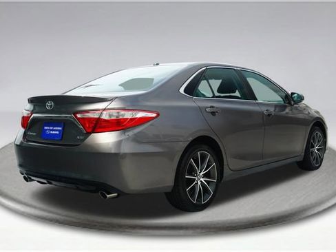 Used 2016 Toyota Camry XSE FWD image 9